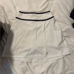 Gilly Hicks White Skort with Black Trim